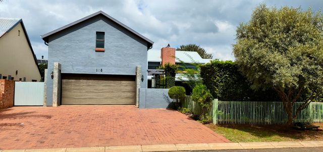 To Let 4 Bedroom Property for Rent in The Coves North West